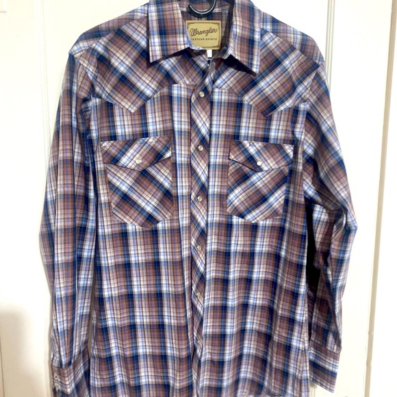 Men’s Wrangler Western Shirt with front snaps. Size Medium - Picture 1 of 2